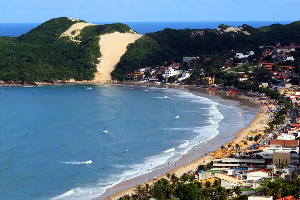 Morro do Careca, na praia de Ponta Negra em Natal, Rio Grande do Norte