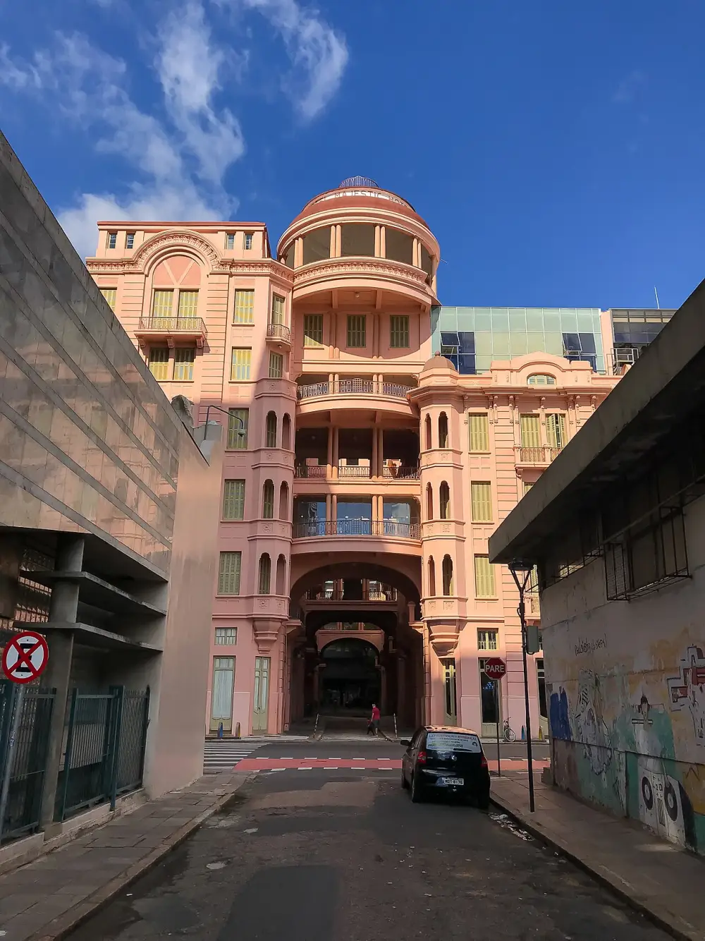 A colorida Casa de Cultura em Porto Alegre, Rio Grande do Sul
