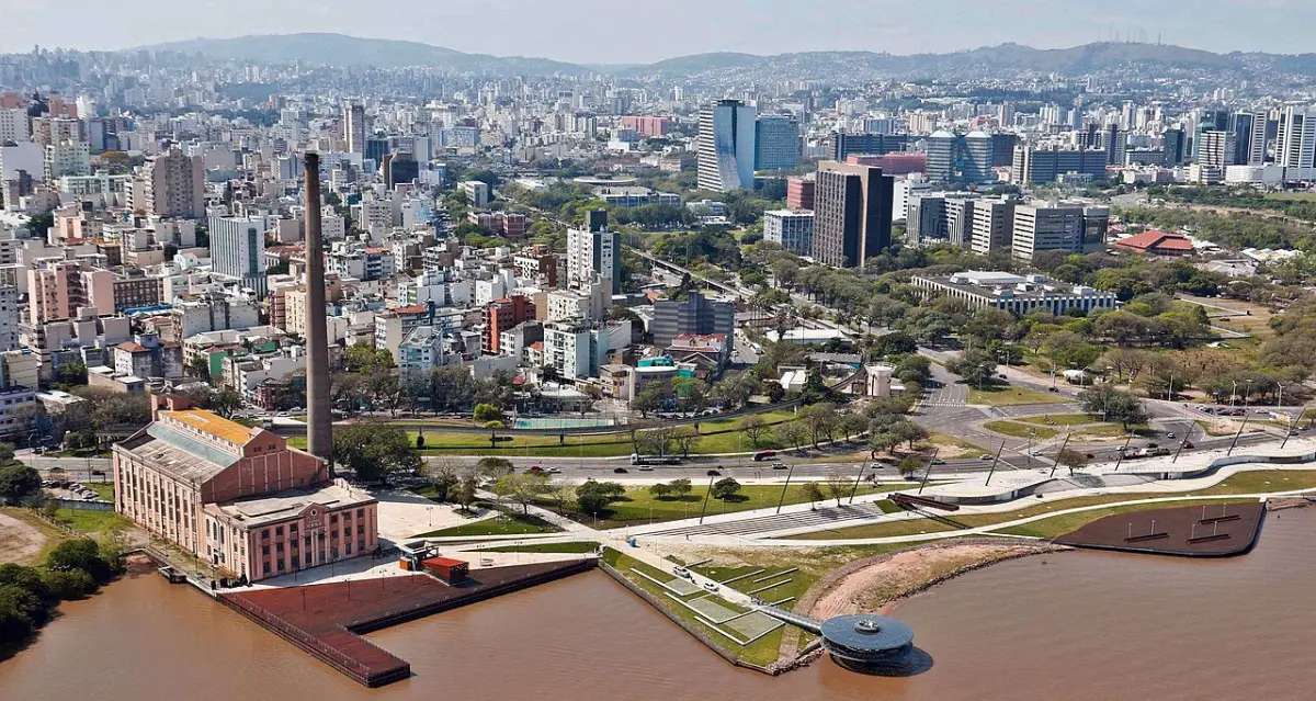 Orla Moacyr Scliar vista do alto em Porto Alegre, Rio Grande do Sul